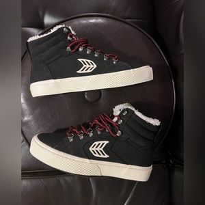 Cariuma Caturi Vegan Winter Boots size 9.5